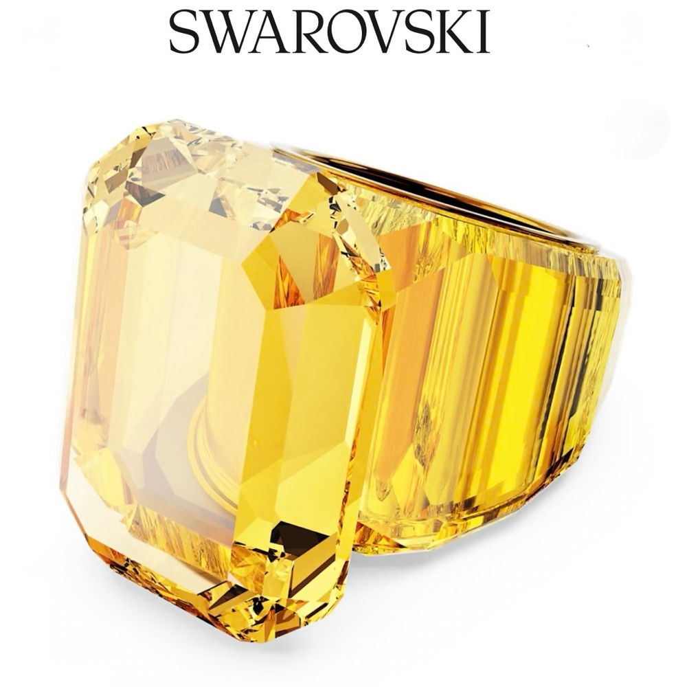 Lucent Octagon cut cocktail ring - Picture 2 of 8
